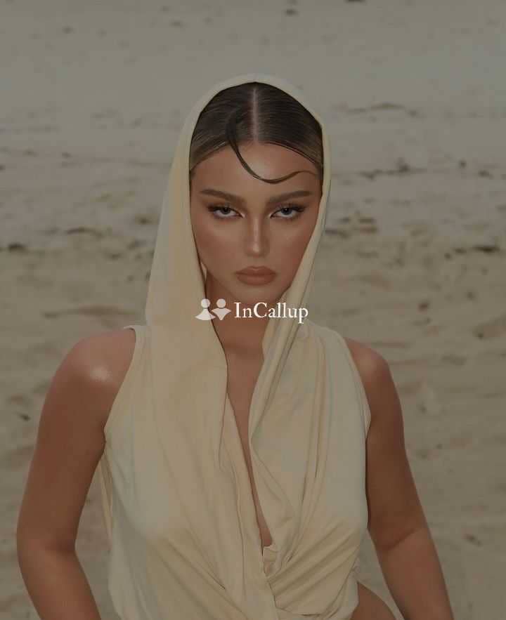 youthful black hair and black eyes ravishing adilabad escort service known for being warm - Call Girls in Adilabad