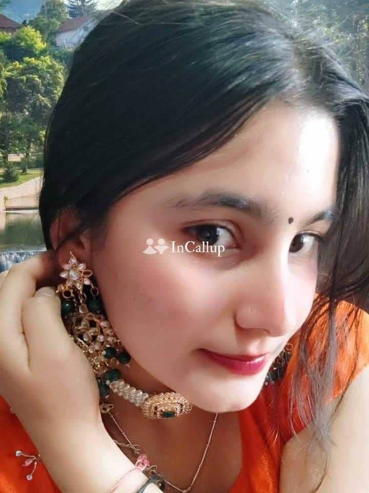 available in adra pretty black hair and brown eyes known for being playful sensual - Call Girls in Adra