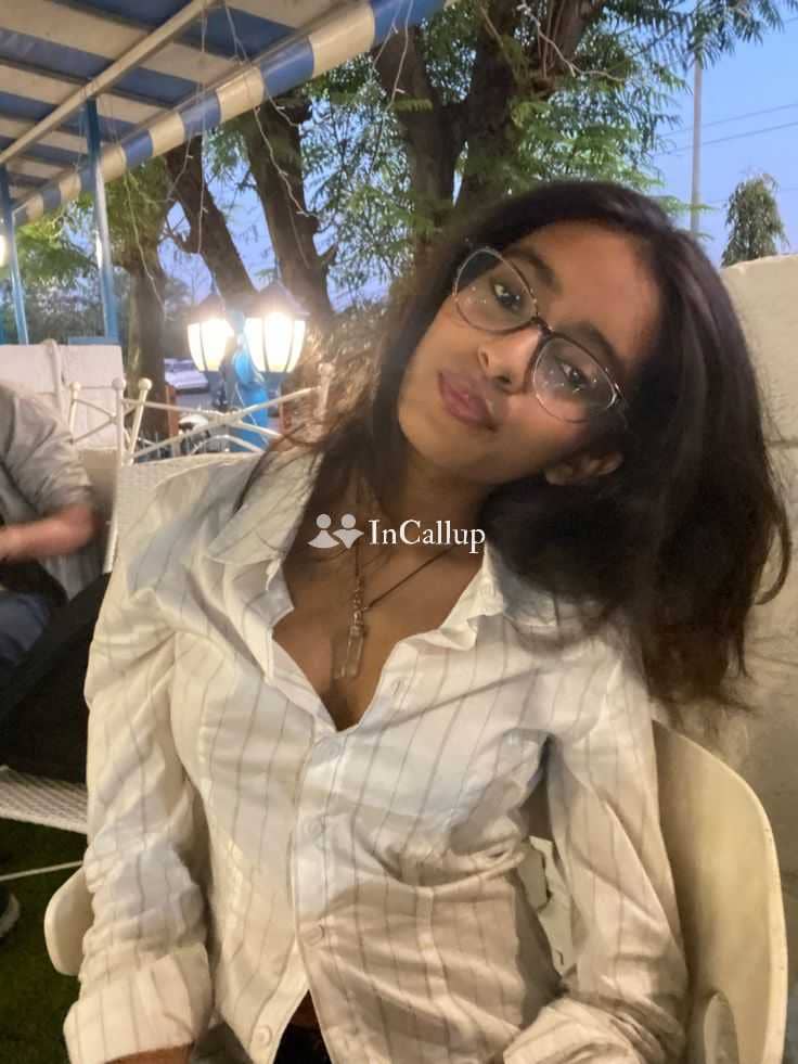 adra escort service flirty kushi twenty one year old call girls babe fresh black hair and black eyes - Call Girls in Adra