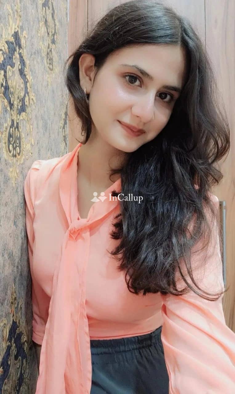 black tall with black body type escort service in ahmedabad available for hotel visits - Call Girls in Ahmedabad