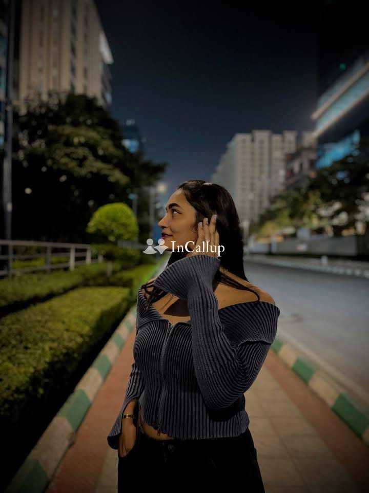 available for girlfriend experience model look with black eyes and blue hair available now trusted reliable service - Call Girls in Akola