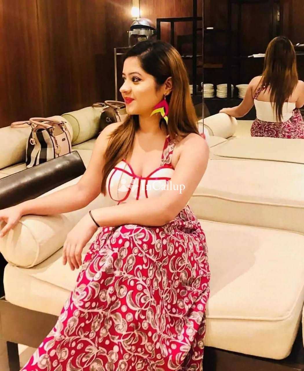 Mumbai escorts service vip college girl available - Call Girls in Akola