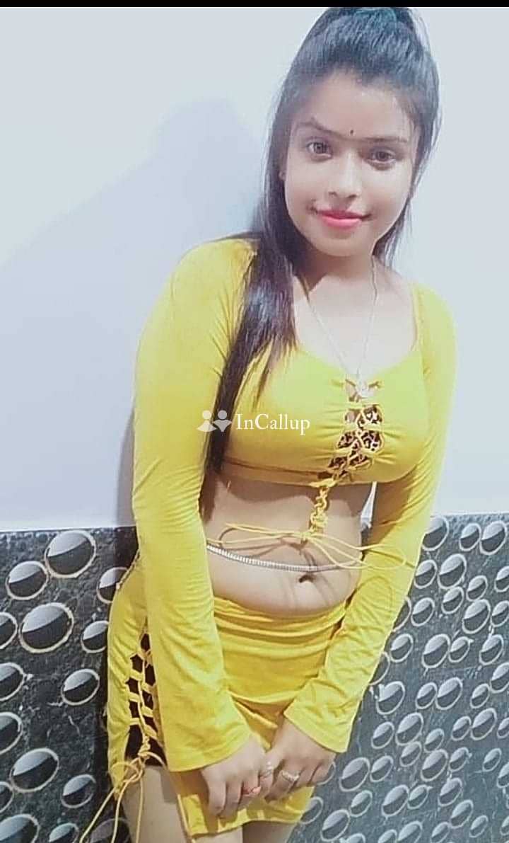 available for home visits perfect black hair and brown eyes known for being classy - Call Girls in Akola