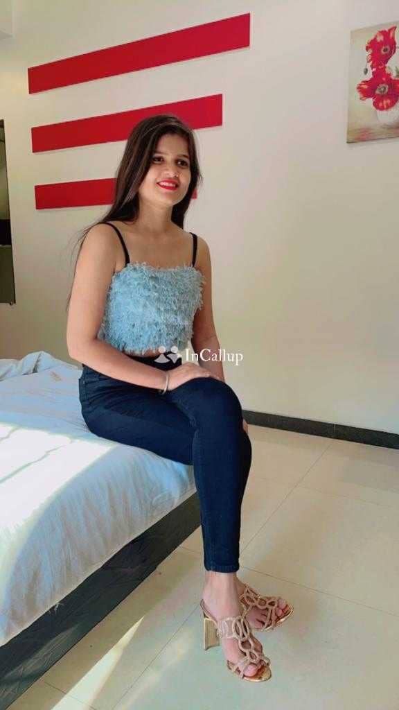 attractive blonde body and black eyes discover priya aged twenty one offering elite call girls services - Call Girls in Amravati