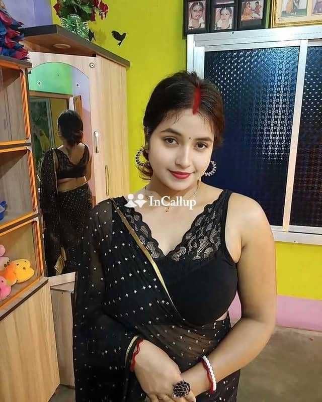 available for advance booking attractive blonde body and black eyes known for being creative - Call Girls in Amritsar