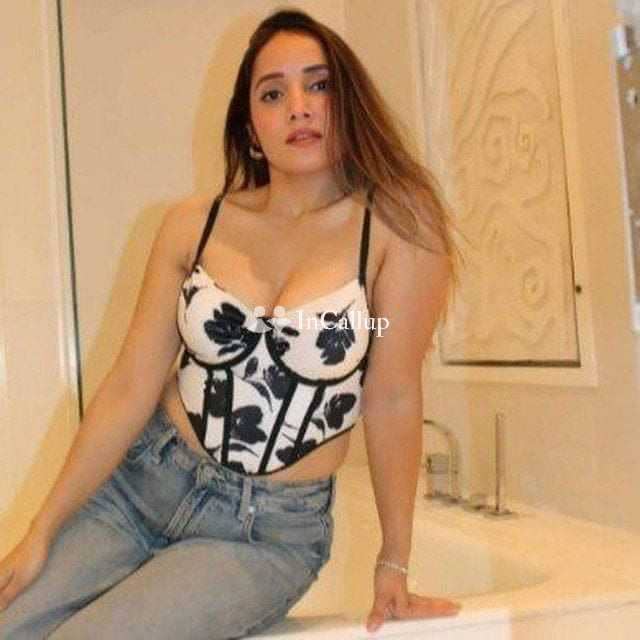 ANAND AFFORDABLE CHEAPEST PRICE VIP MODEL LOW PRICE AVAILABLE women seeking men call girl service av - Call Girls in Anand