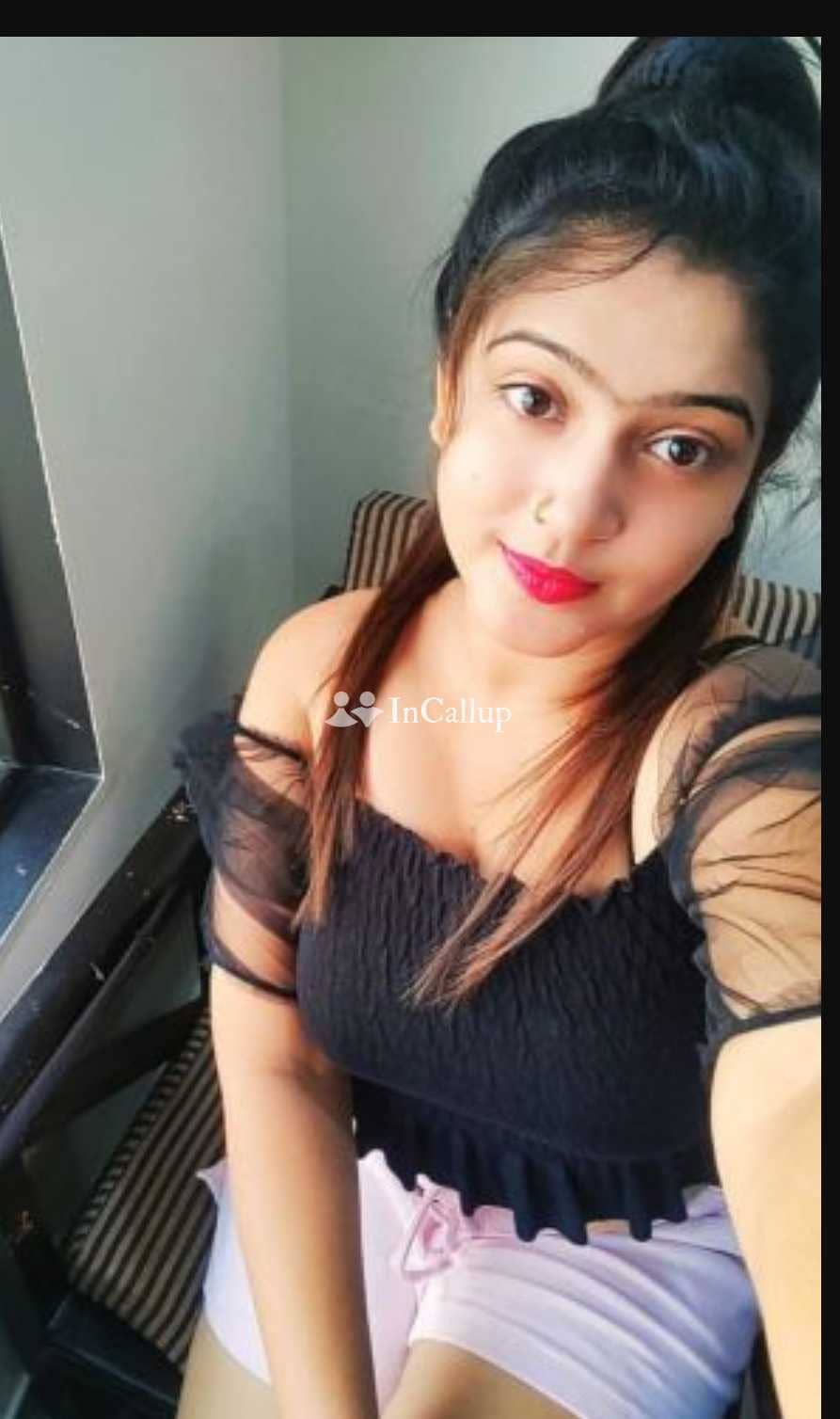 available for long bookings voluptuous with bald hair and hazel eyes known for being tempting - Call Girls in Anand