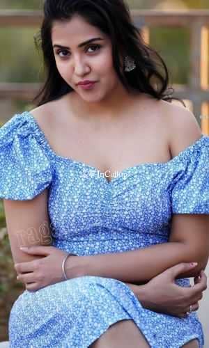 available for discreet meetings with black hair and brown eyes available now trusted reliable service - Call Girls in Anand