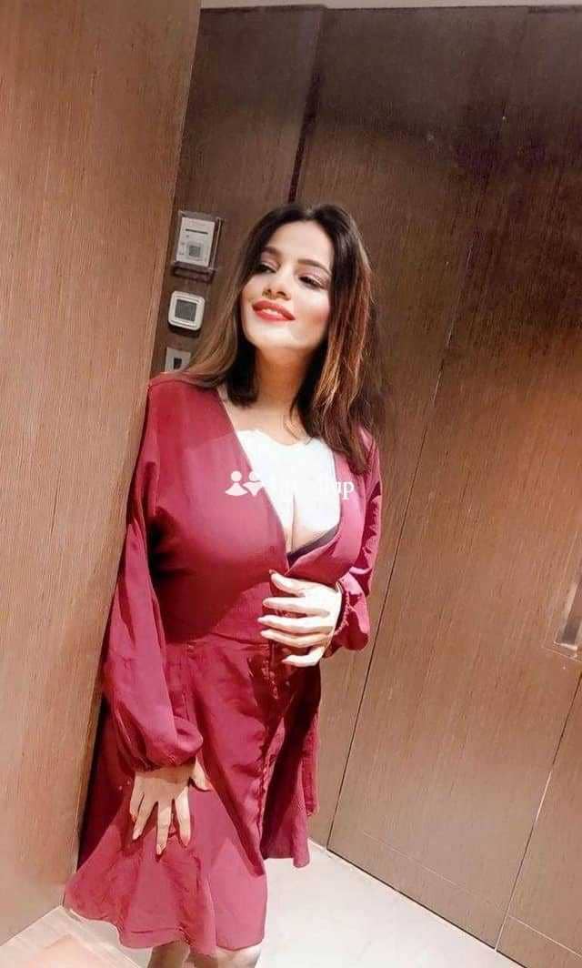 elite escort in anantapur available for weekend fun feminine blonde hair and black eyes - Call Girls in Anantapur