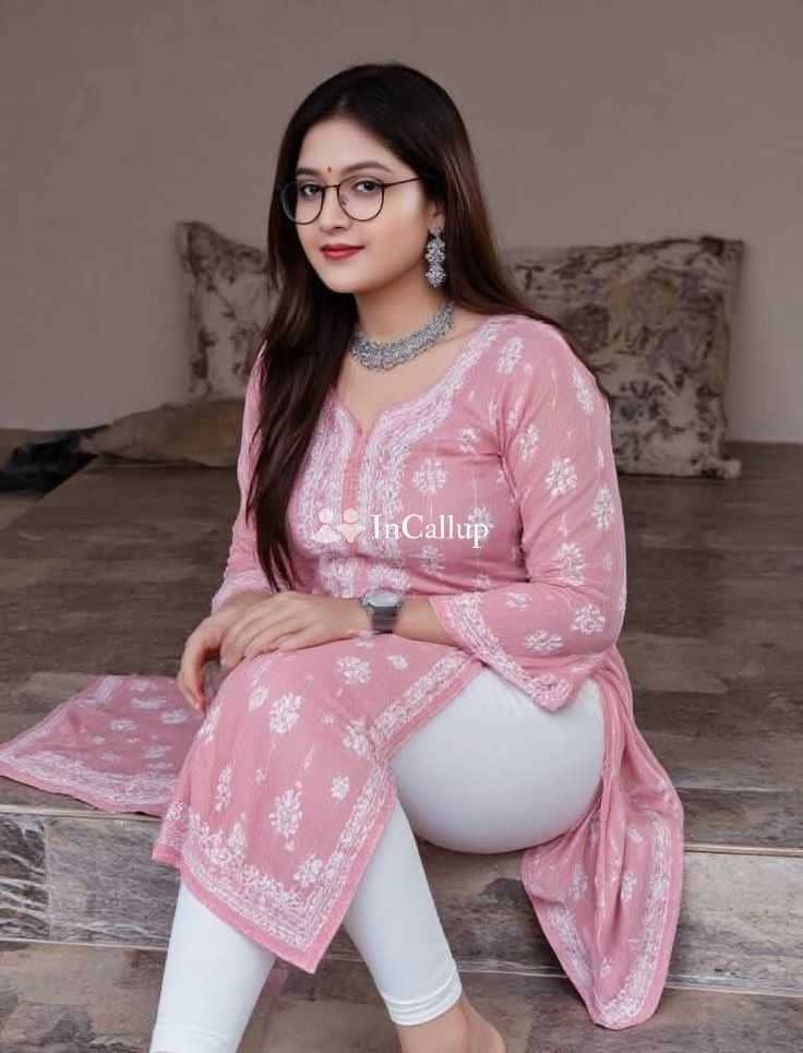 desirable anisha ji twenty one year old call girls goddess andheri escort service known for being angelic - Call Girls in Andheri