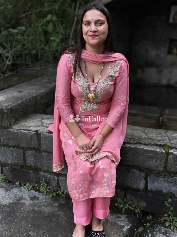 known for being reliable charming escort in arambagh available for overnight stays - Call Girls in Arambagh