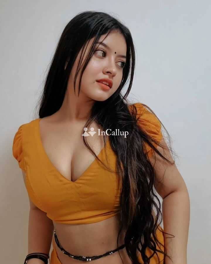 with black hair and black body type meet divya arambag a twenty year old call girls living in arambagh - Call Girls in Arambagh