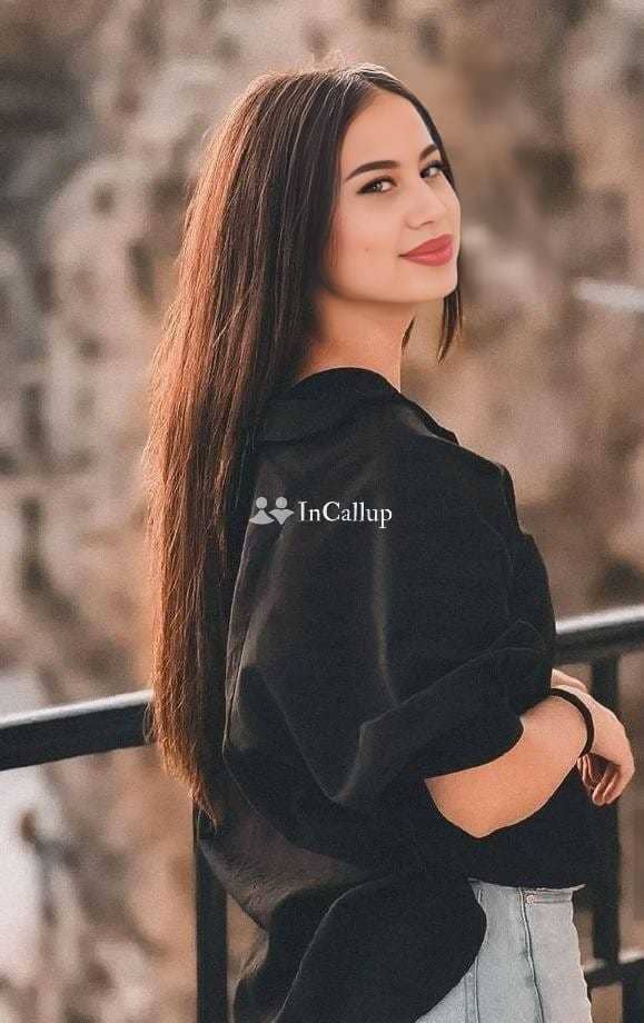 petite with blonde eyes and brown hair girl staying in arambagh available for flexible hours - Call Girls in Arambagh