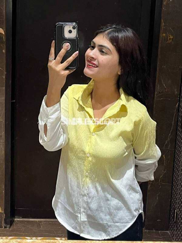 beautiful supriya twenty two year old call girls girlfriend type petite with black eyes and brown hair - Call Girls in Arambagh