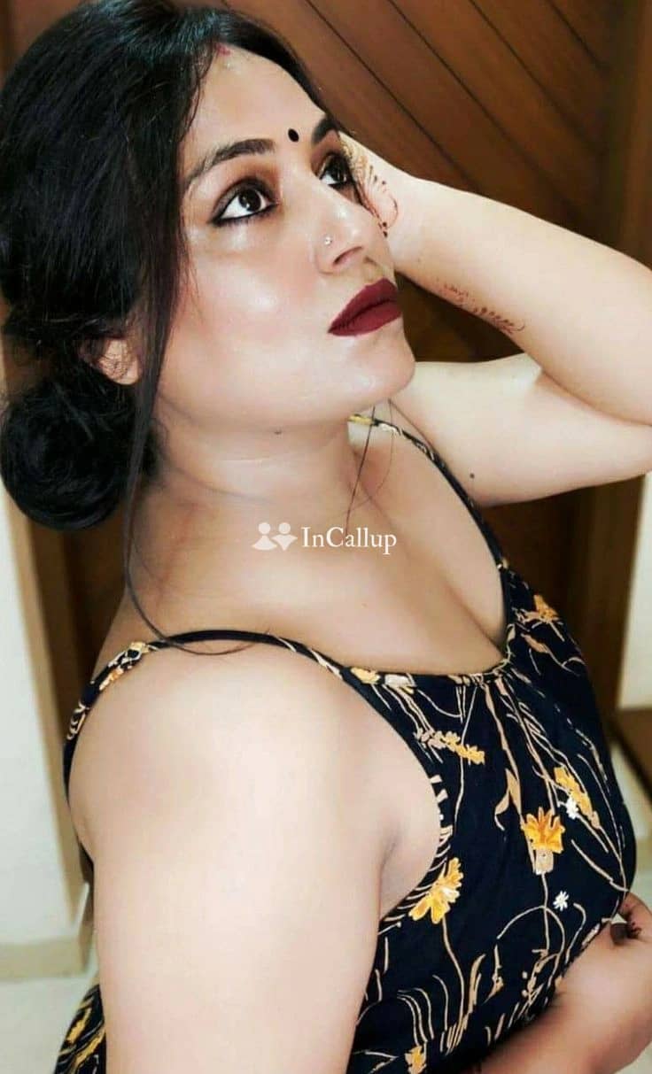 living in asansol curvy anisha twenty one years old call girls known for being rare fresh black hair and black eyes - Call Girls in Asansol