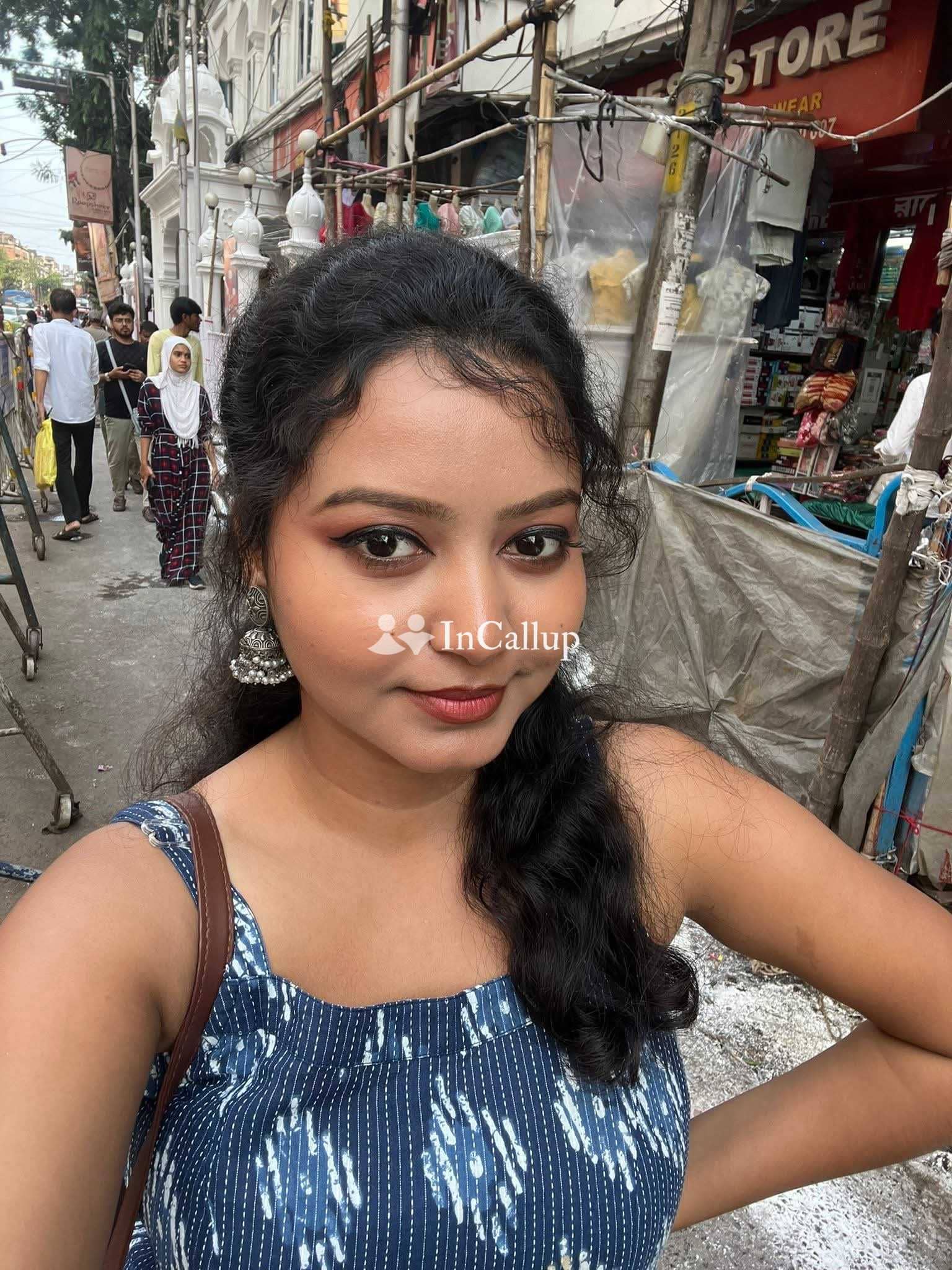 available for available 24x7 friendly escort in asansol petite with black eyes and black hair - Call Girls in Asansol