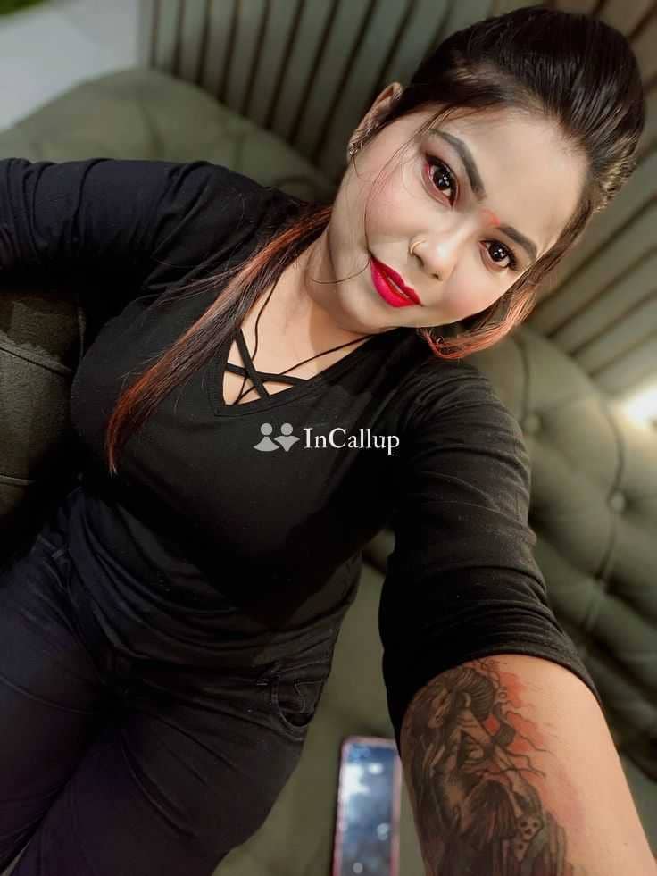 magnetic black eyes and black hair known for being creative from asansol available for flexible hours petite - Call Girls in Asansol
