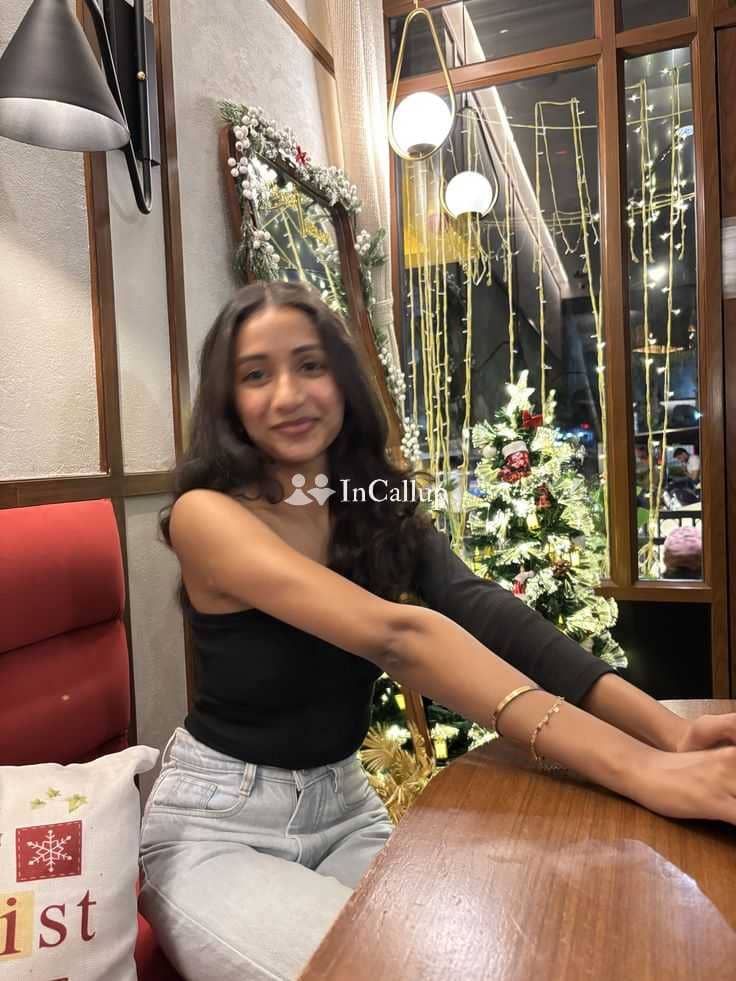 hot companion in asansol charming black eyes and black hair available for overnight stays known for being cute - Call Girls in Asansol