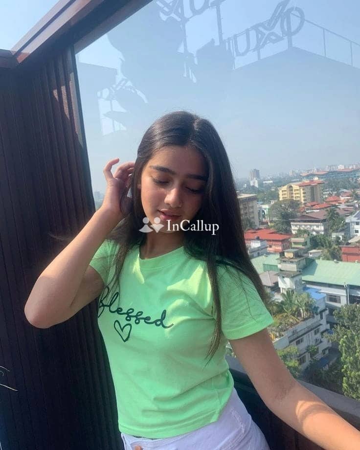 find suhani your twenty one year old call girls companion luxury black hair and black eyes passionate - Call Girls in Aurangabad