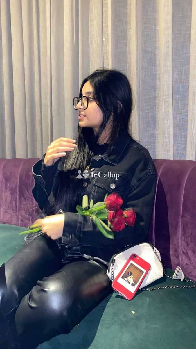 glamorous oral anal bdsm girlfriend experience babe tempting black eyes and black hair known for being elegant - Call Girls in Bally