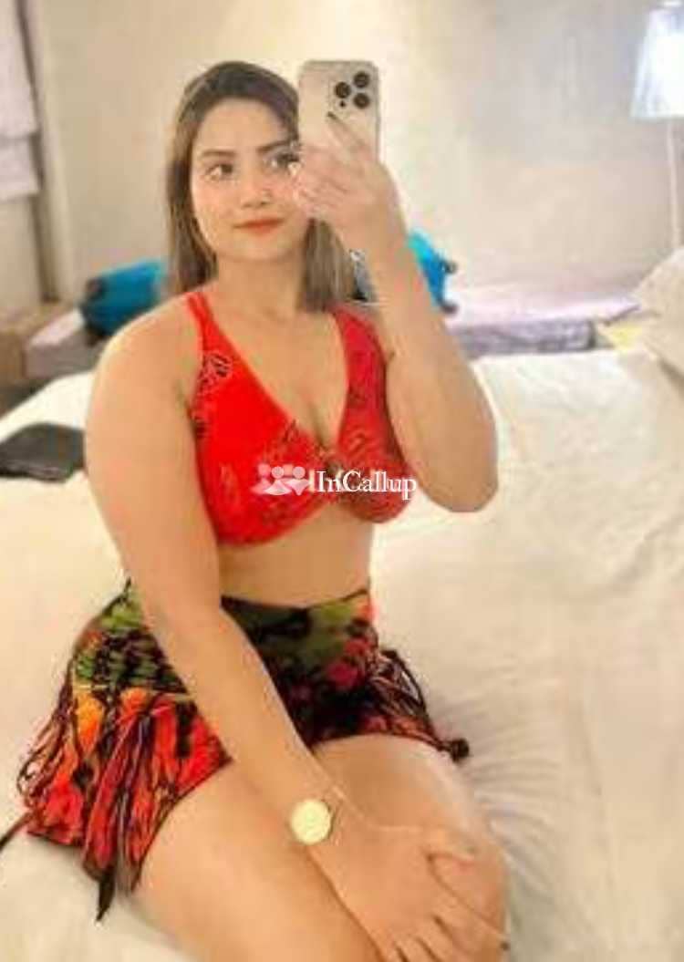 youthful black hair and black eyes available now trusted reliable service - Call Girls in Balrampur