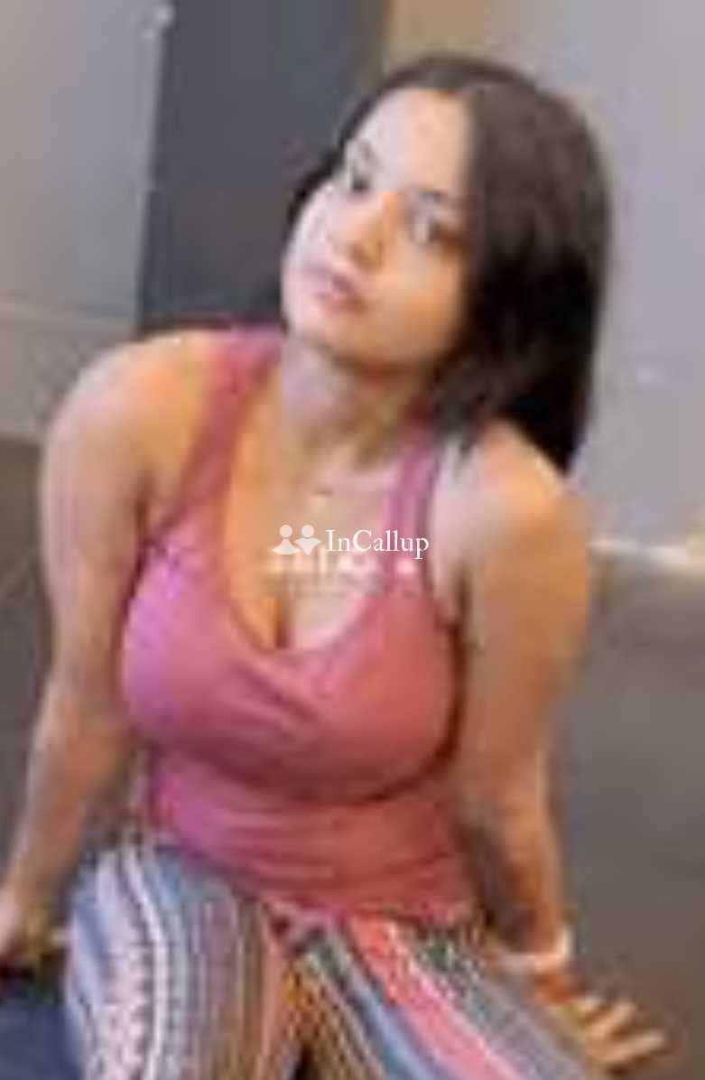 staying in balrampur available for weekend fun model look with black eyes and black hair - Call Girls in Balrampur