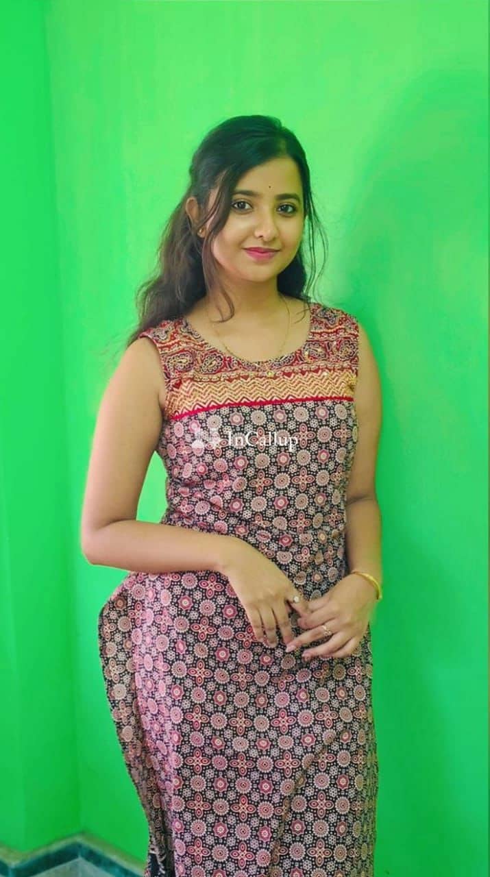 beautiful curves and red eyes gorgeous oral anal girlfriend experience babe known for being fascinating - Call Girls in Bangalore