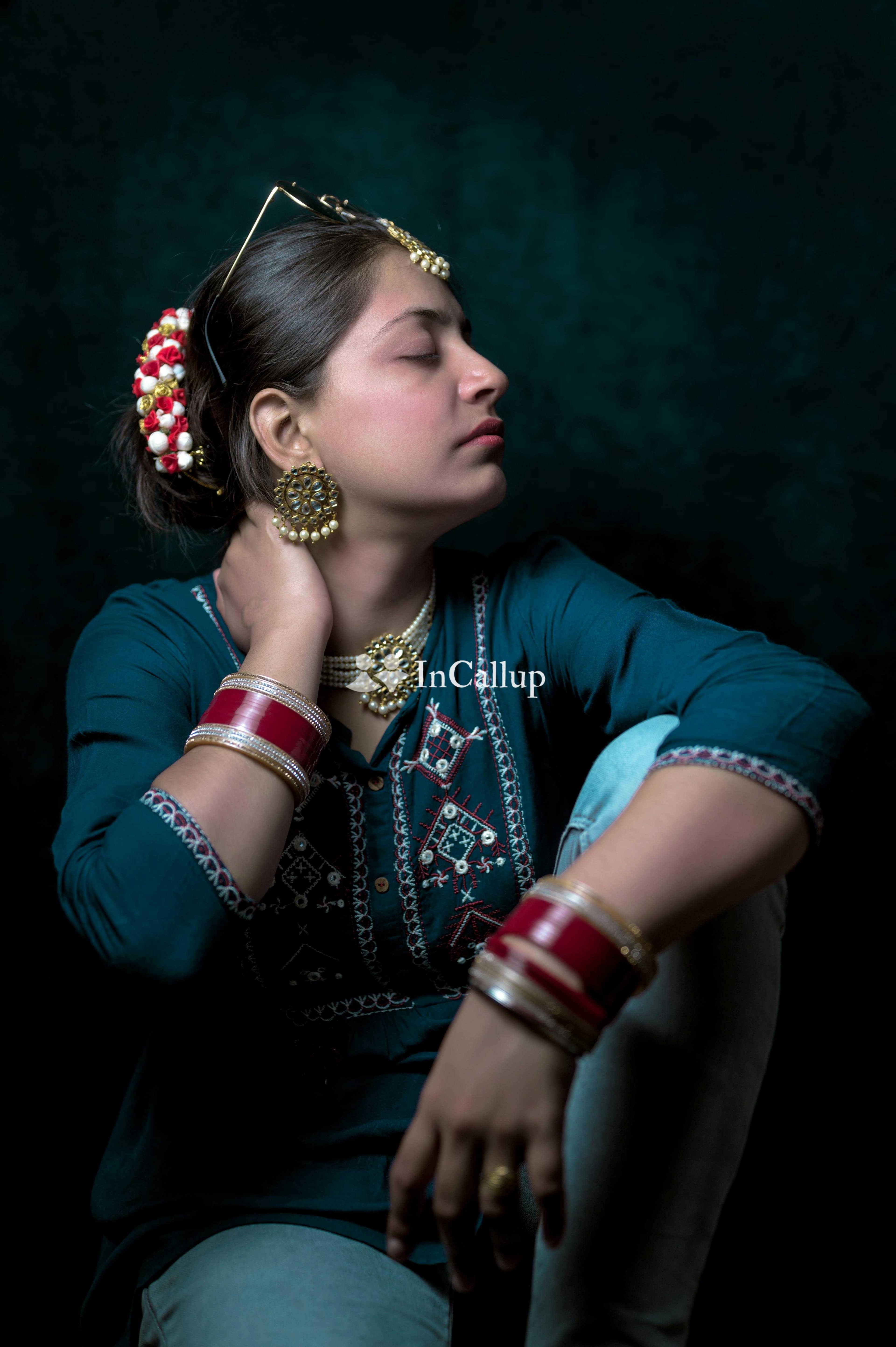 sexy girl from bangalore available for day and night service smooth black eyes and brown hair known for being rare - Call Girls in Bangalore