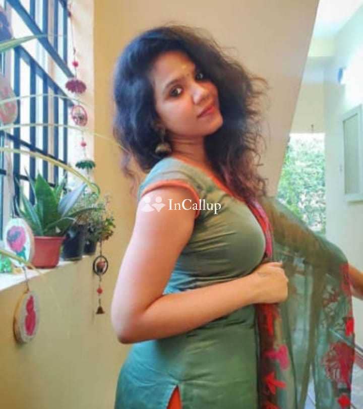 Bangalore call girl 994239//4628 Low Price  Full Safe And Secure Vip College girl - Call Girls in Bangalore