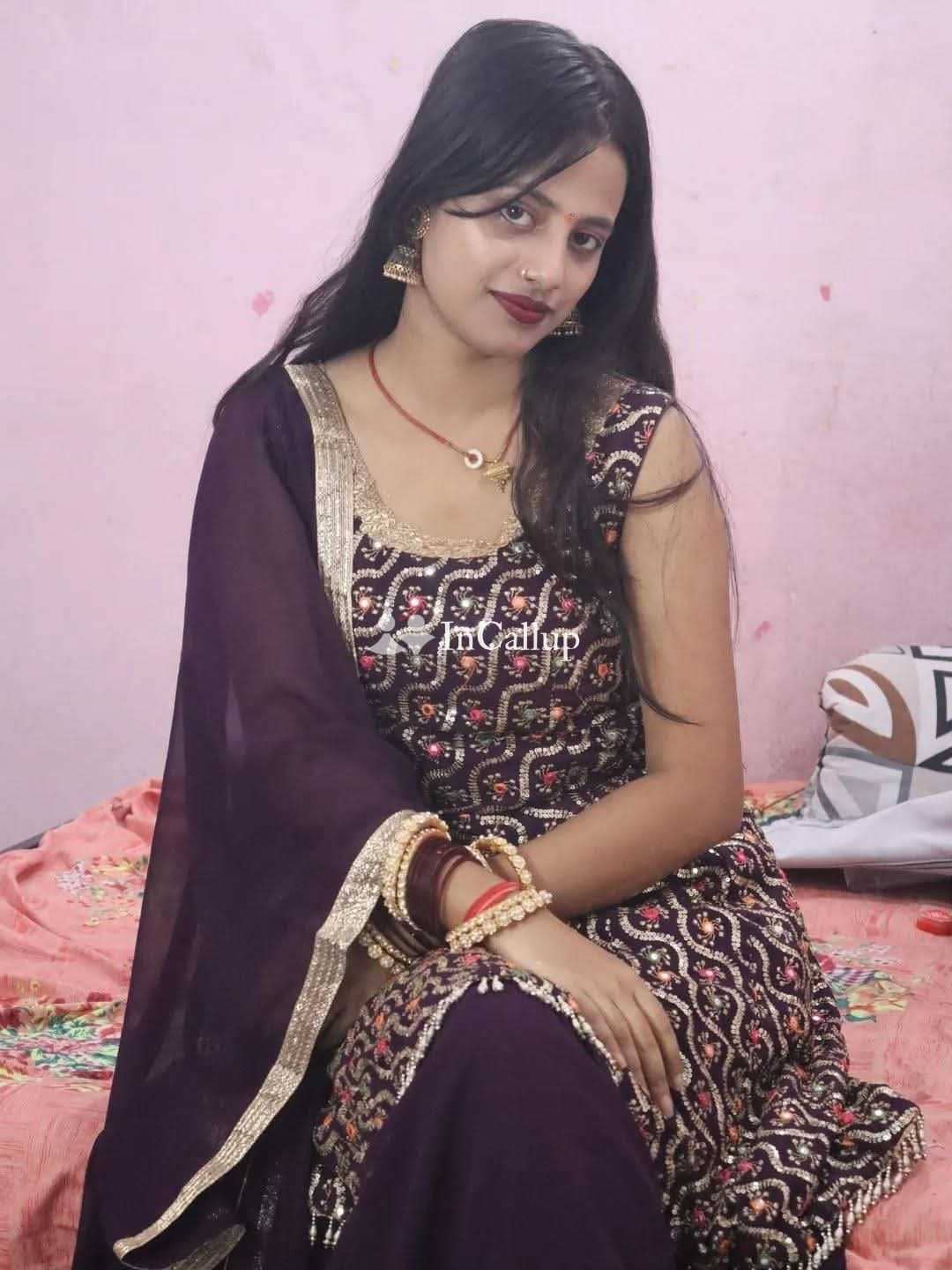 hot companion in bangalore looking for pleasure meet simran patel escort a twenty two year old call girls - Call Girls in Bangalore