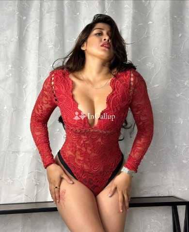 delicate auburn hair and brown eyes specialized in erotic massage role play golden shower blowjob handjob - Call Girls in Bankura