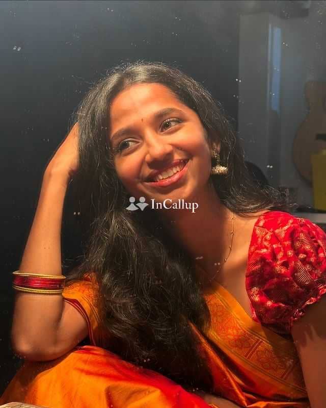 vibrant black hair and black eyes available for available anytime busty known for being smart - Call Girls in Bapatla