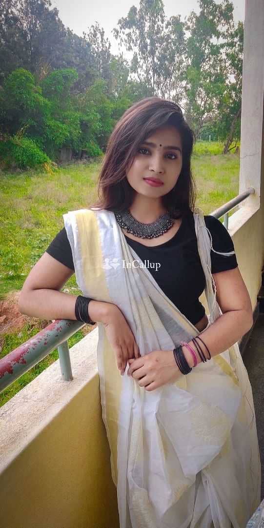 find sunita sharma a nineteen year old call girls with blonde body type and black eyes available for outcall - Call Girls in Barasat
