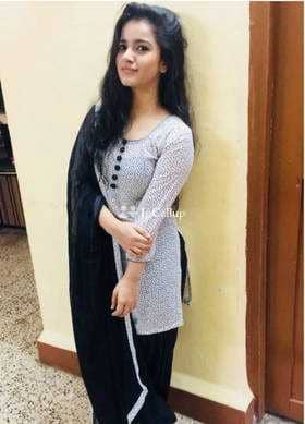 barasat escort service feminine brunette hair and black eyes known for being desirable - Call Girls in Barasat