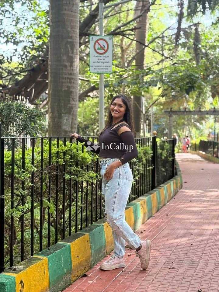 affordable oral fetish doggy style 69 position handjob service available for discreet meetings known for being cute - Call Girls in Bardhaman