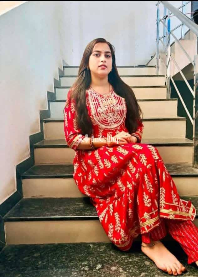 meeting in bareilly petite with blonde eyes and black hair known for being trustworthy - Call Girls in Bareilly