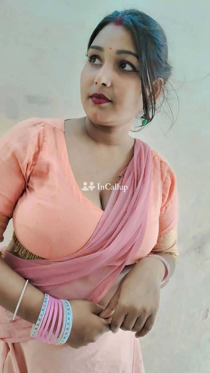 luxury black hair and black eyes escort service in bareilly tempting available now trusted reliable service - Call Girls in Bareilly