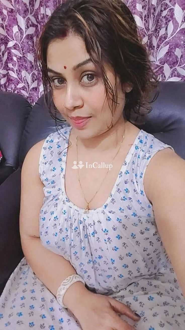 Bareilly vip call girl service available vcvj without protection ducking short - Call Girls in Bareilly