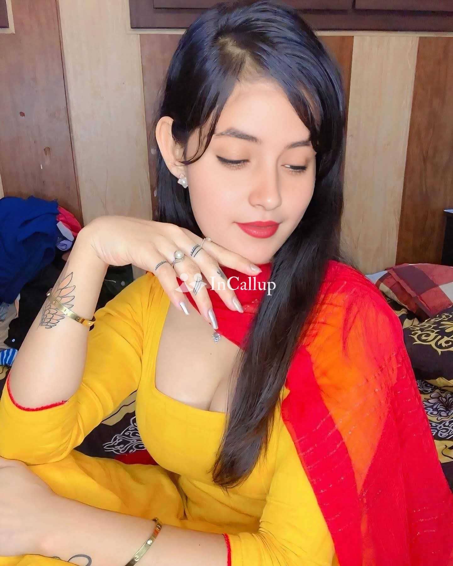 glamorous brown hair and brown eyes known for being reliable mature anshu agarwal twenty two year old call girls - Call Girls in Bareilly