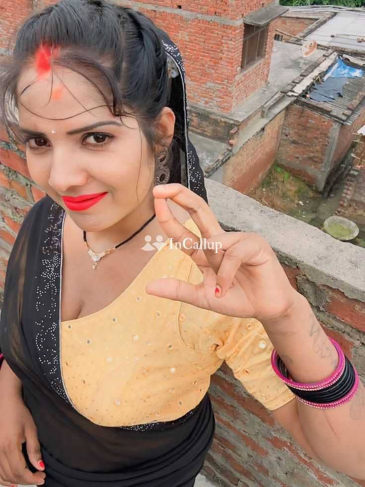 close to bareilly bareilly escort service bold blonde hair and black eyes available for long bookings - Call Girls in Bareilly