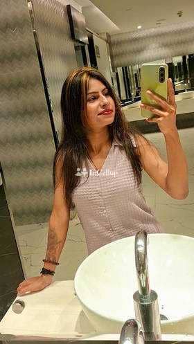 voluptuous with brunette hair and black eyes known for being alluring available now trusted reliable service - Call Girls in Barrackpore