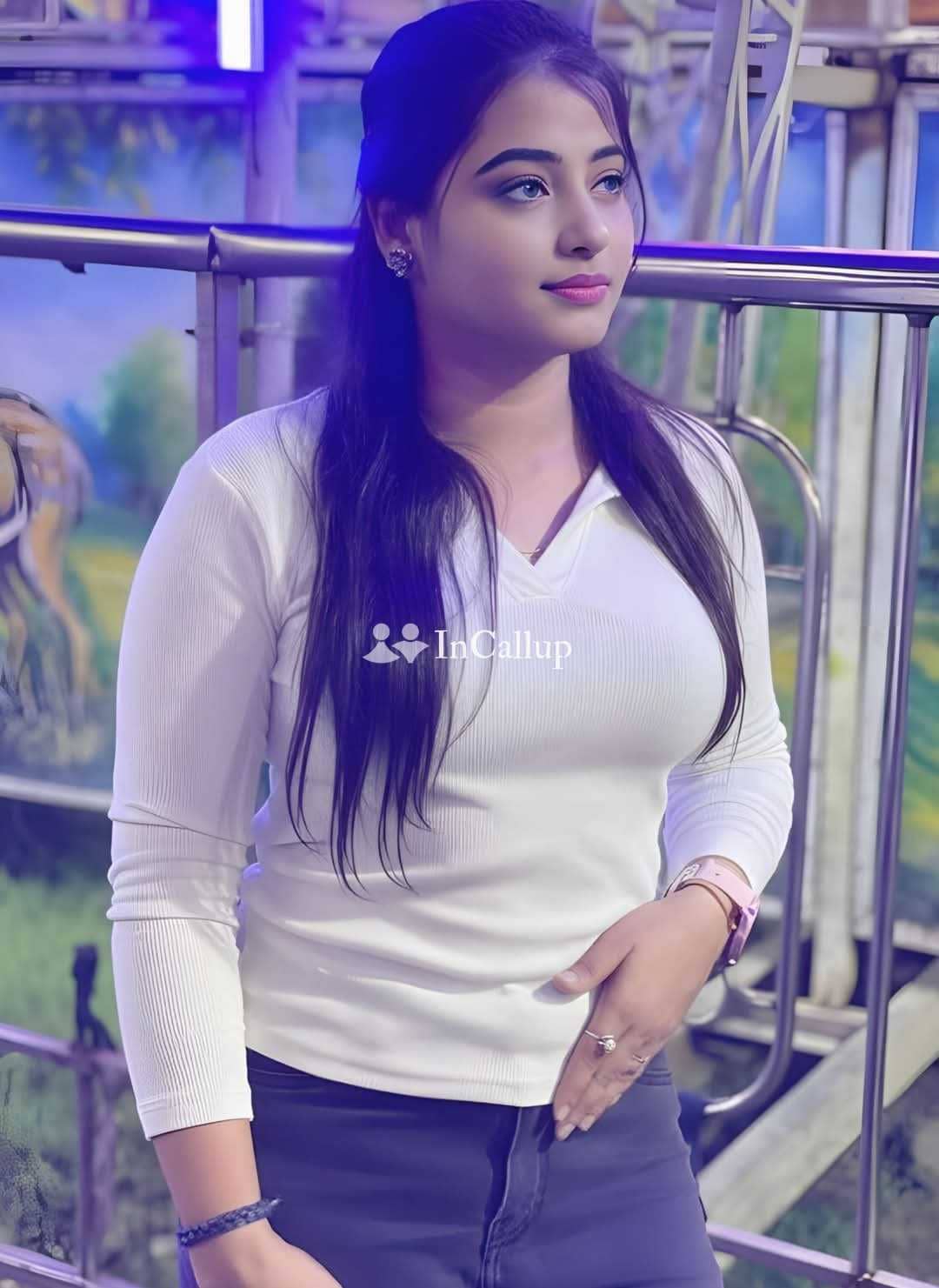 flirty barrackpore low pric nineteen year old call girls babe with blonde hair and black body type - Call Girls in Barrackpore