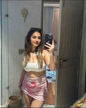 available for business trip service delightful black eyes and black hair known for being rare escort - Call Girls in Barrackpore
