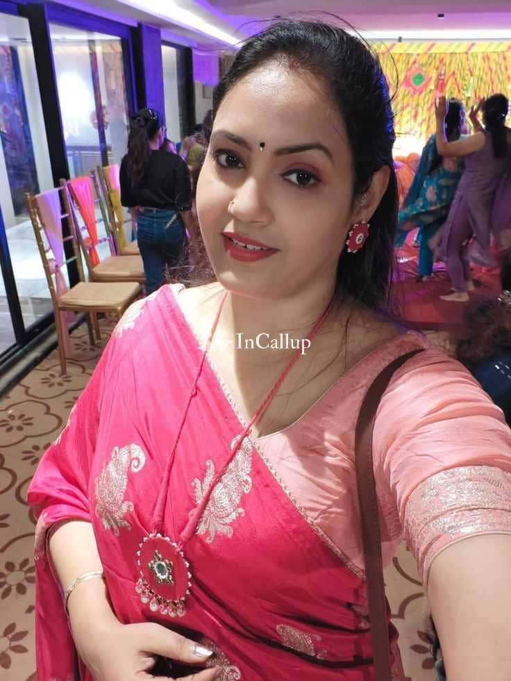 known for being passionate available for advance booking magnetic black eyes and brown hair - Call Girls in Barrackpore