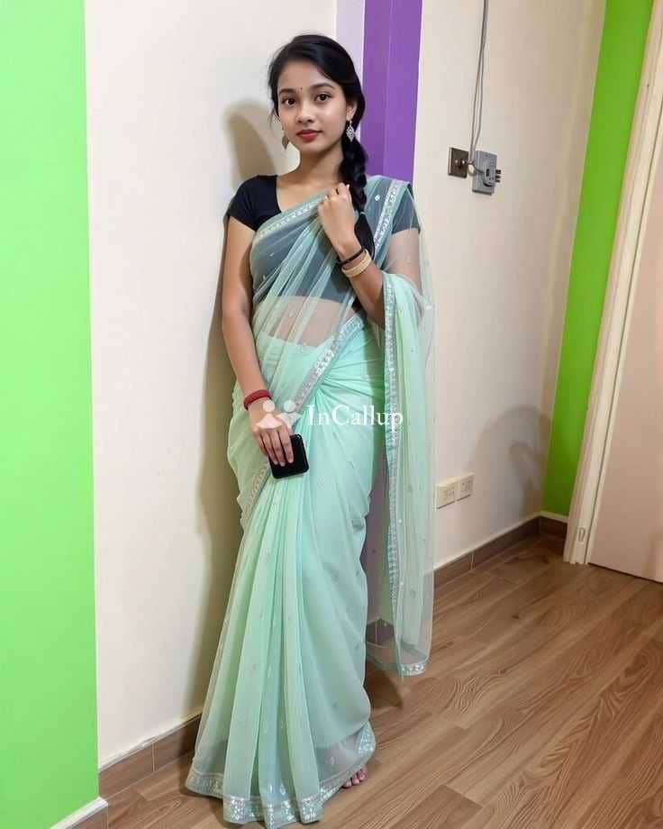 youthful colored hair and blue eyes available for day and night service available now trusted reliable service - Call Girls in Baruipur