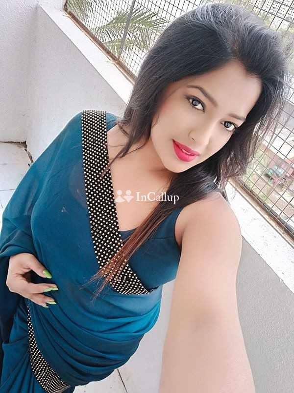 seductive black hair and black eyes present in baruipur flirty available for day and night service - Call Girls in Baruipur