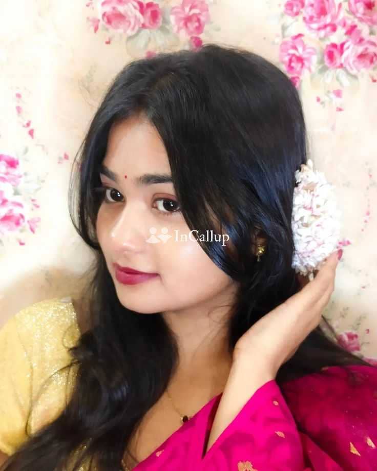 with red body type and brown eyes available for girlfriend experience basti escort service - Call Girls in Basti