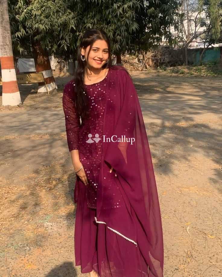 my name is rekha mandal and i am a twenty two year old call girls angelic smooth black eyes and black hair - Call Girls in Bemetara