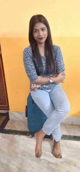 i am cooch behar lowe pri a nineteen year old call girls with black body type and black eyes - Call Girls in Berhampore