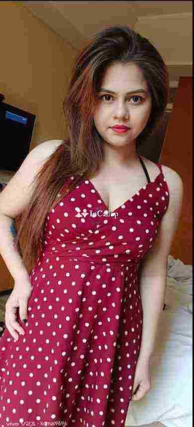 known for being dynamic available for hotel visits sparkling brunette eyes and hazel hair - Call Girls in Berhampur